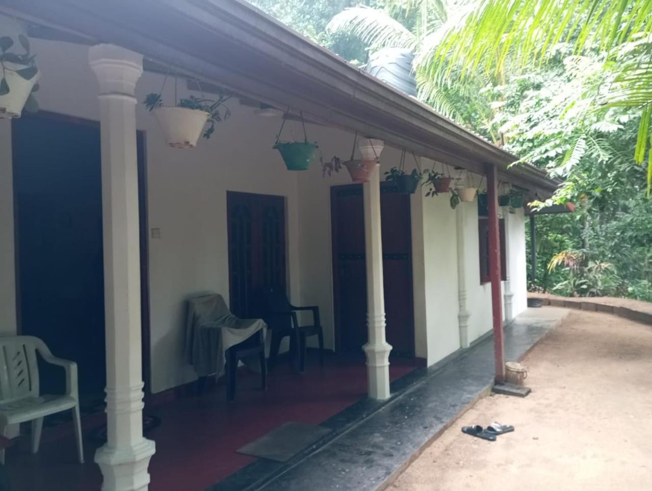Relax Home Rambukkana Exterior foto